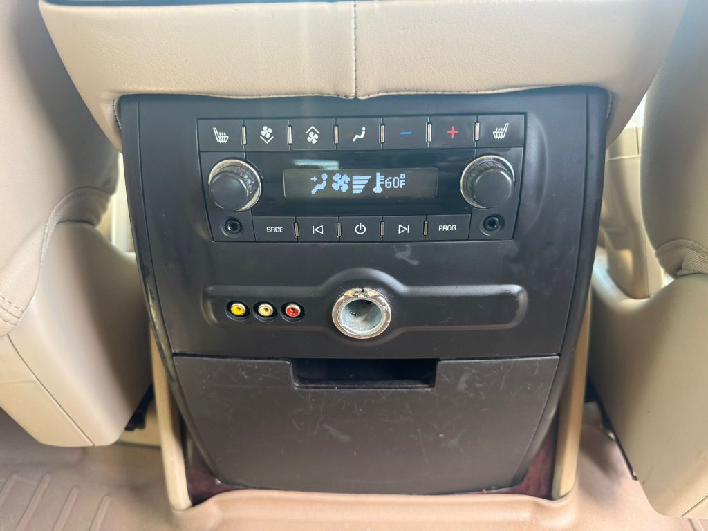 2013 Cadillac Escalade Image 18