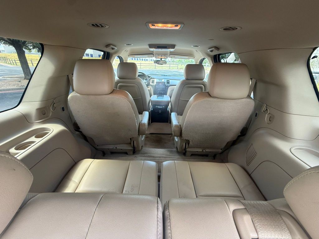 2013 Cadillac Escalade Image 21