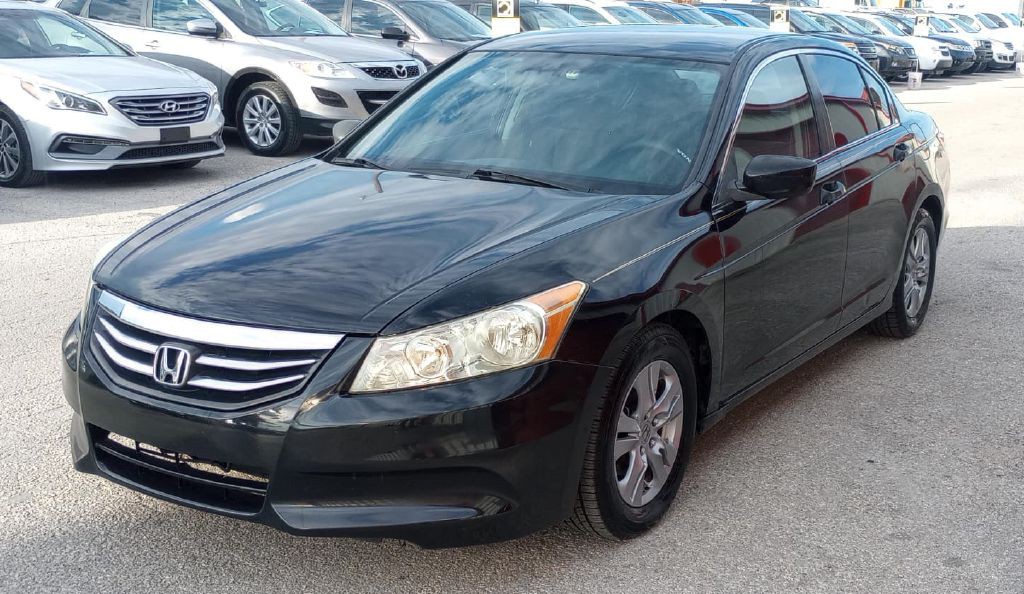 2012 Honda Accord Image 2