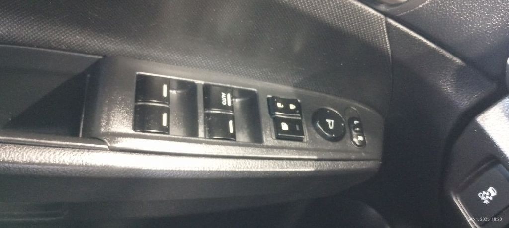 2012 Honda Accord Image 11