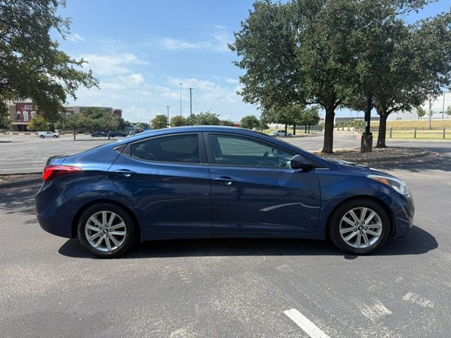 2016 Hyundai Elantra Image 8