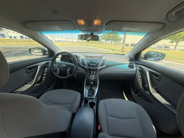 2016 Hyundai Elantra Image 11