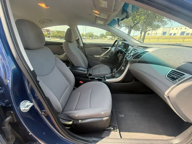 2016 Hyundai Elantra Image 14