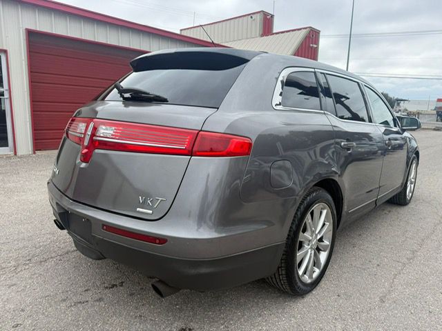 2010 Lincoln MKT Image 6