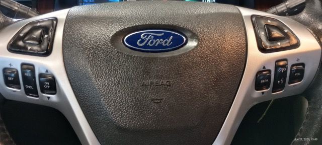 2011 Ford Edge Image 8