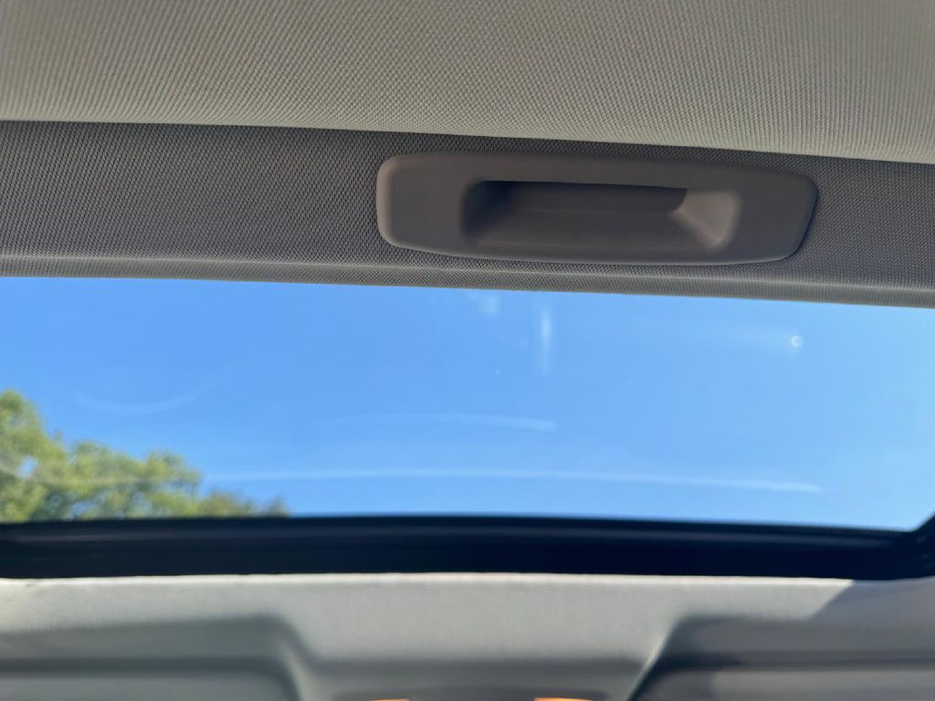 2017 Nissan Armada Image 11