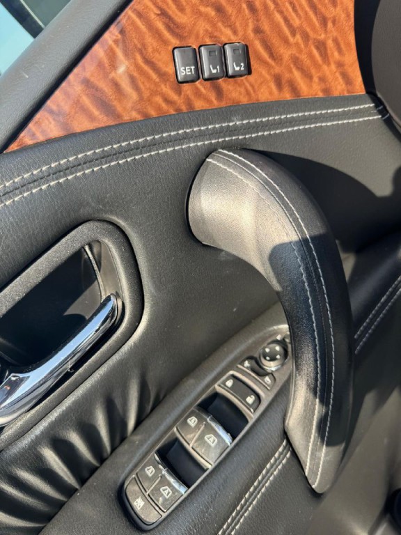 2017 Nissan Armada Image 16