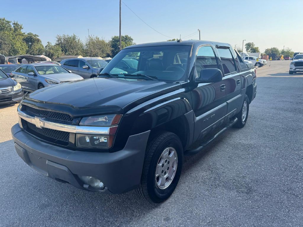 2002 Chevrolet Avalanche Image 2