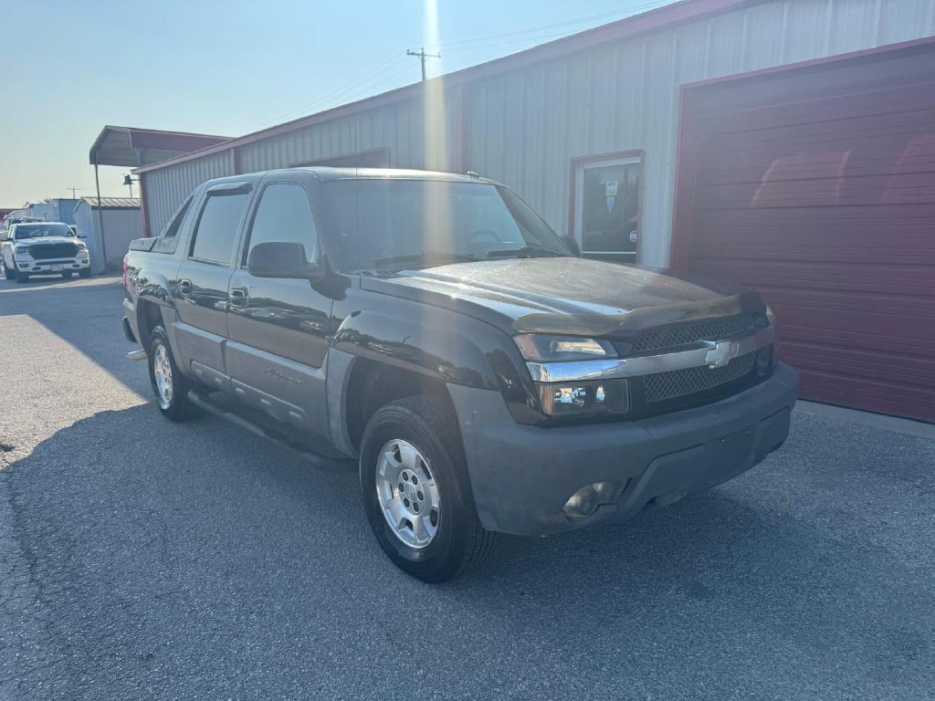 2002 Chevrolet Avalanche Image 3
