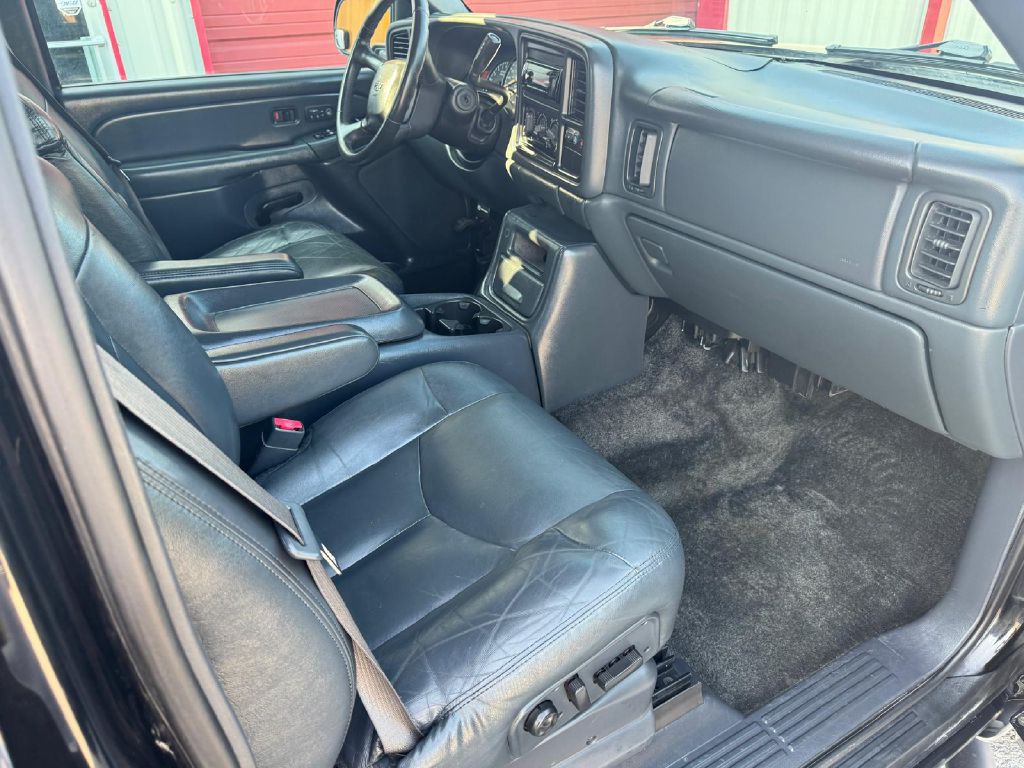 2002 Chevrolet Avalanche Image 11