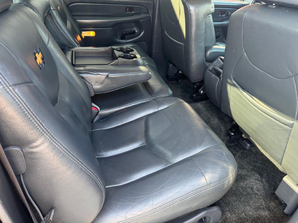 2002 Chevrolet Avalanche Image 13