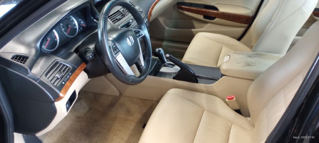 2011 Honda Accord Image 9