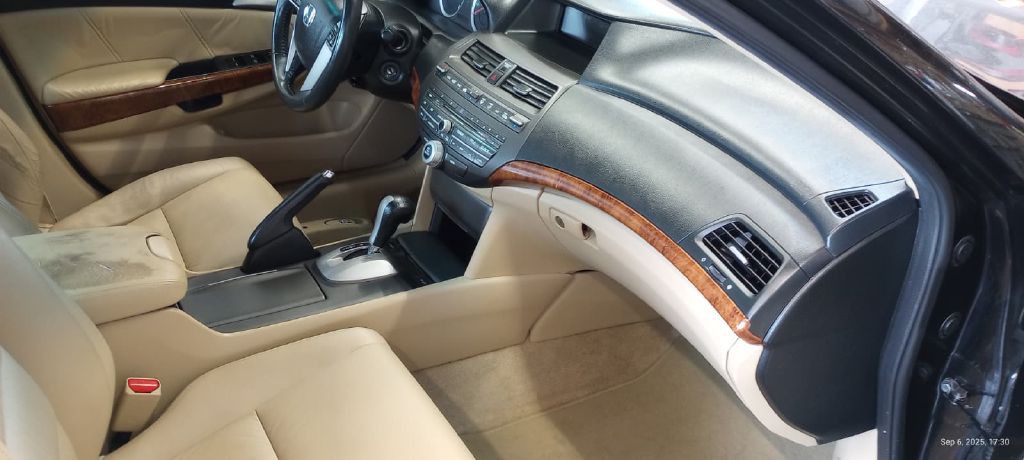 2011 Honda Accord Image 10