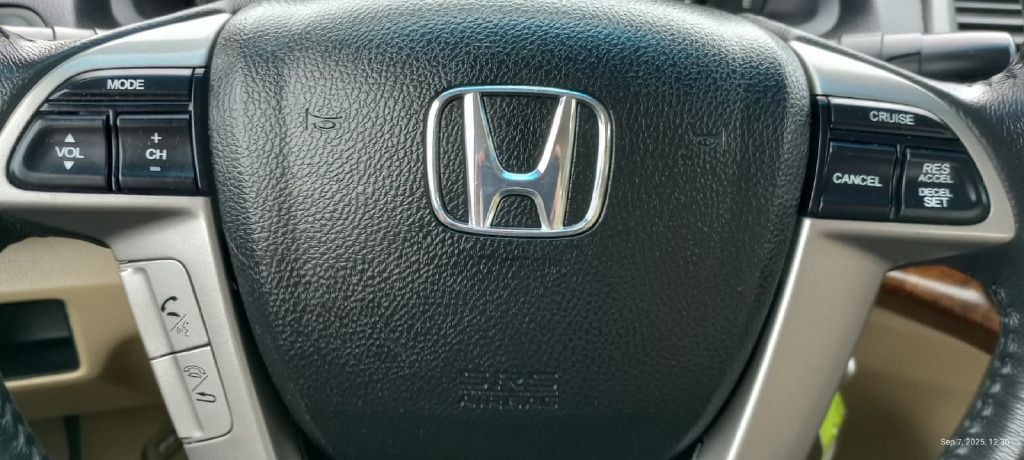 2011 Honda Accord Image 11
