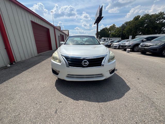2014 Nissan Altima Image 1