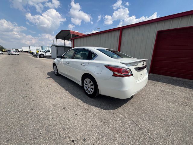 2014 Nissan Altima Image 4