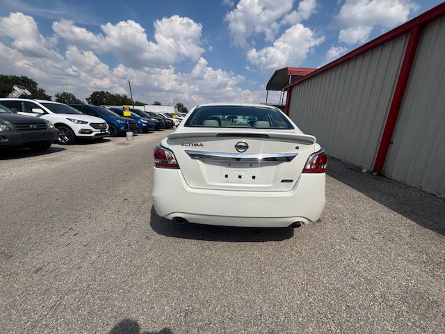 2014 Nissan Altima Image 5