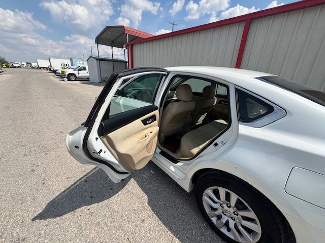 2014 Nissan Altima Image 11