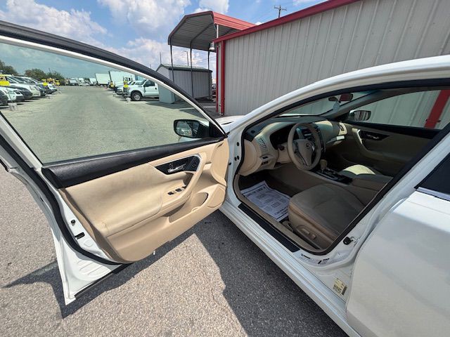 2014 Nissan Altima Image 12