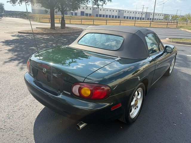 2000 Mazda MX-5 Miata Image 6