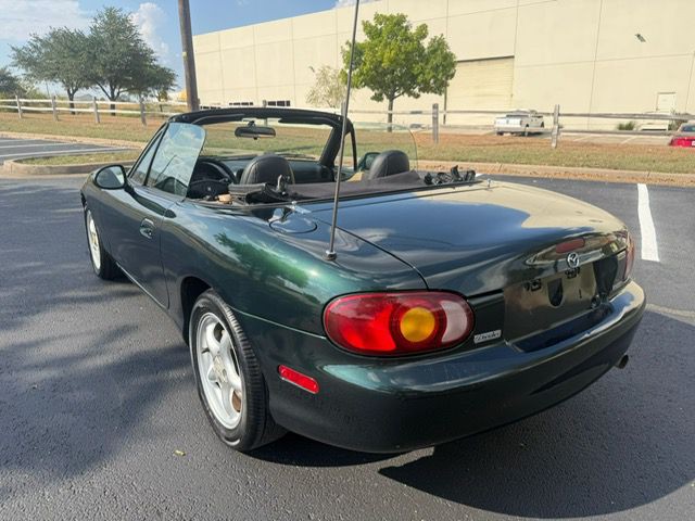2000 Mazda MX-5 Miata Image 9