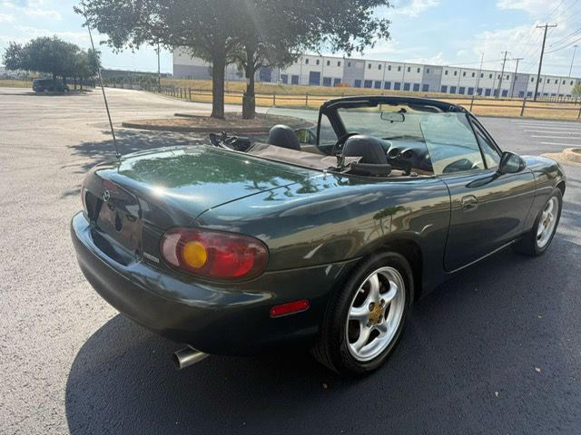 2000 Mazda MX-5 Miata Image 11