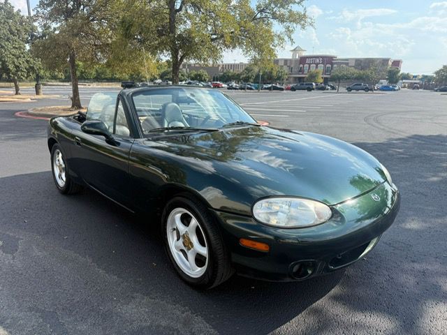 2000 Mazda MX-5 Miata Image 2