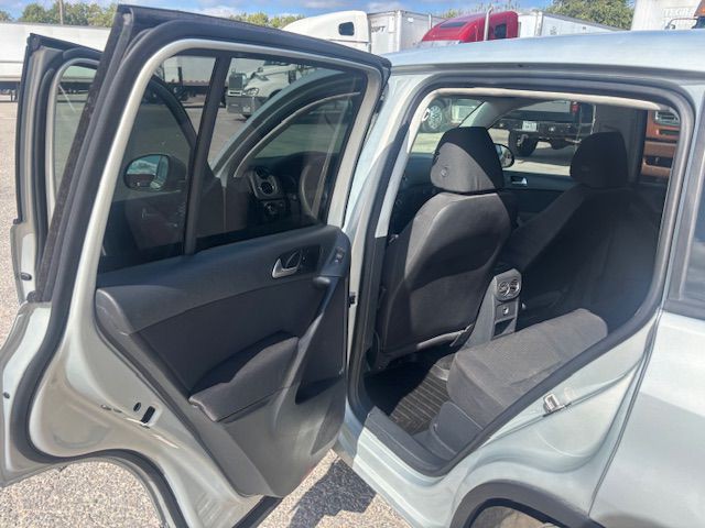 2012 Volkswagen Tiguan Image 12