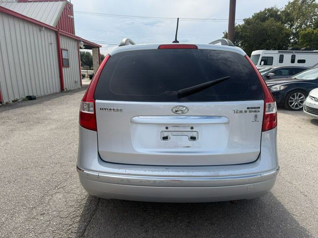2010 Hyundai Elantra Image 4