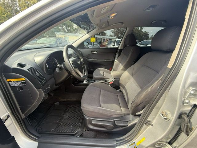 2010 Hyundai Elantra Image 11