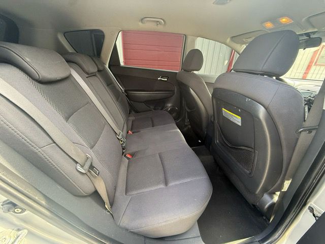 2010 Hyundai Elantra Image 12