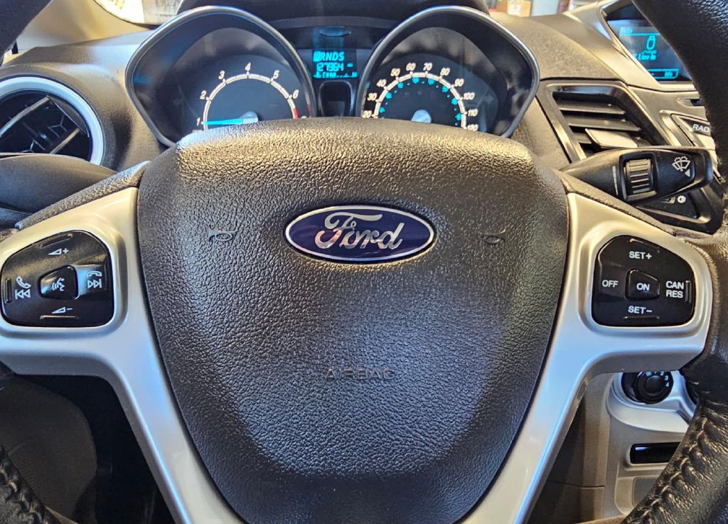2014 Ford Fiesta Image 9