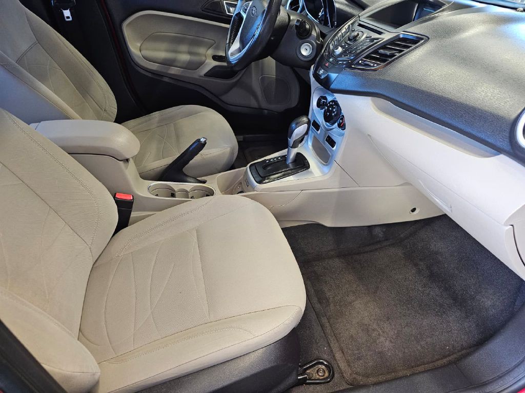 2014 Ford Fiesta Image 11
