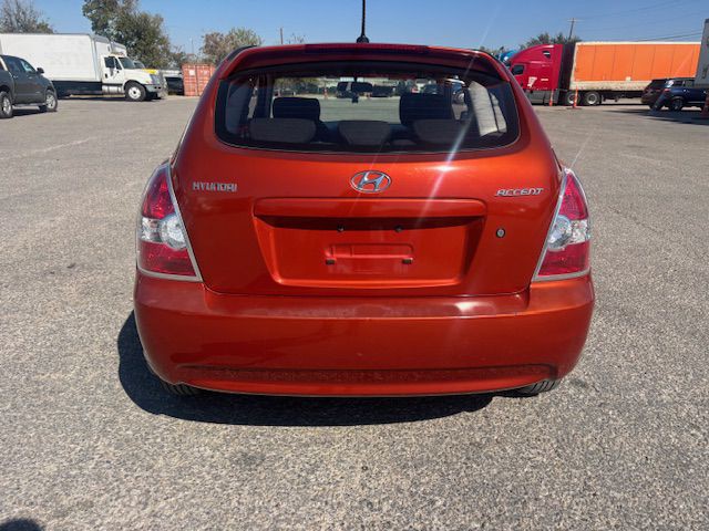 2009 Hyundai Accent Image 4