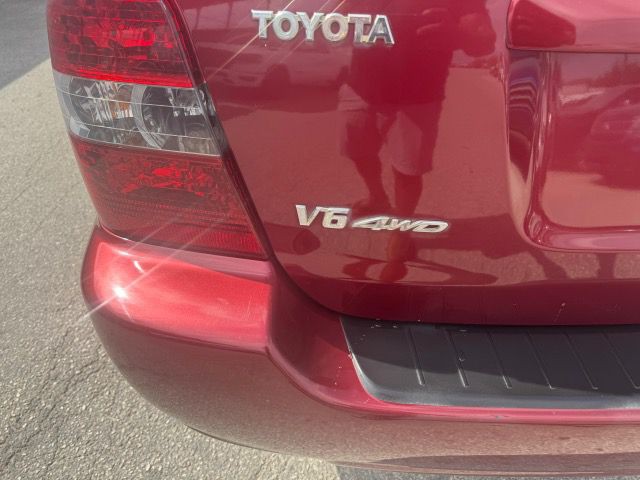 2005 Toyota Highlander Image 16