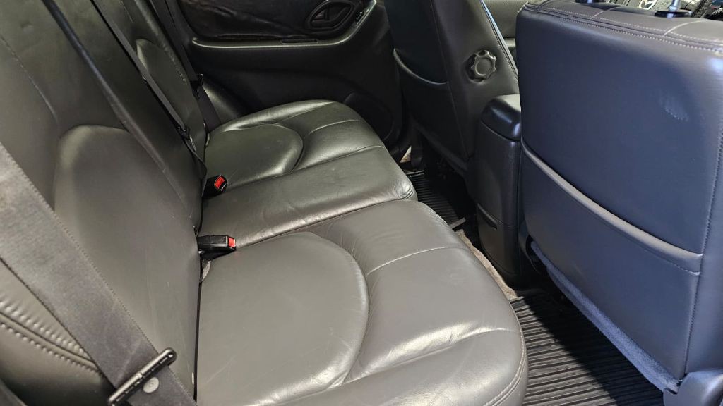 2005 Mazda Tribute Image 10