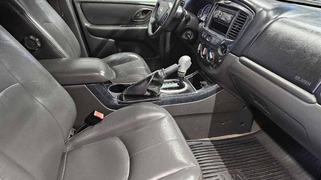 2005 Mazda Tribute Image 11