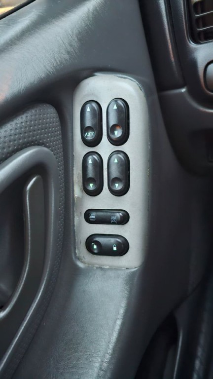 2005 Mazda Tribute Image 13