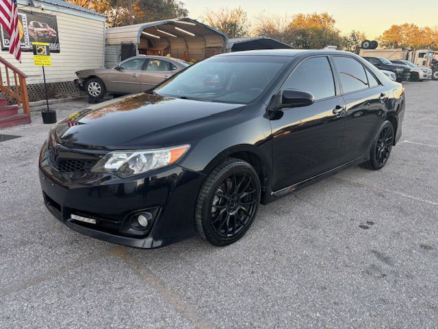 2012 Toyota Camry Image 2