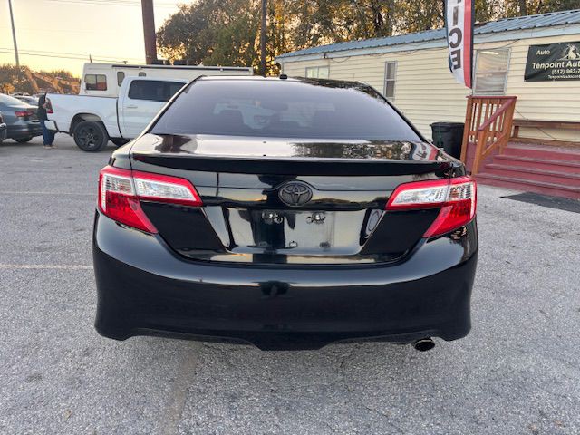 2012 Toyota Camry Image 5
