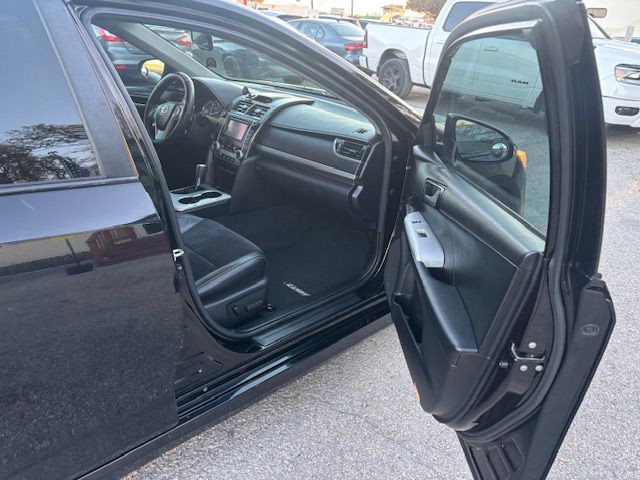 2012 Toyota Camry Image 10