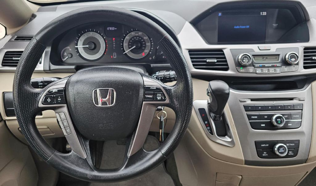 2015 Honda Odyssey Image 9