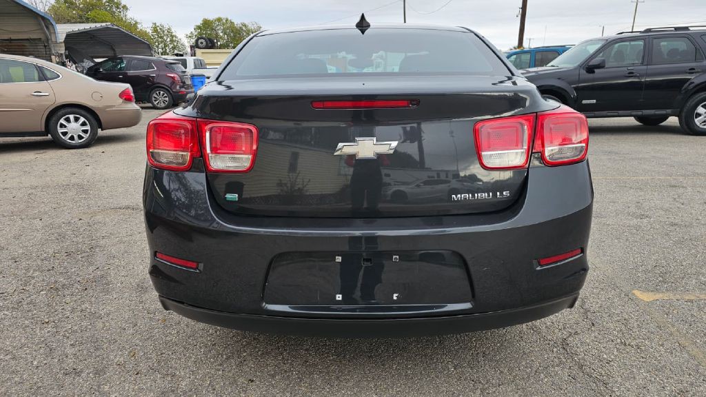 2015 Chevrolet Malibu Image 4