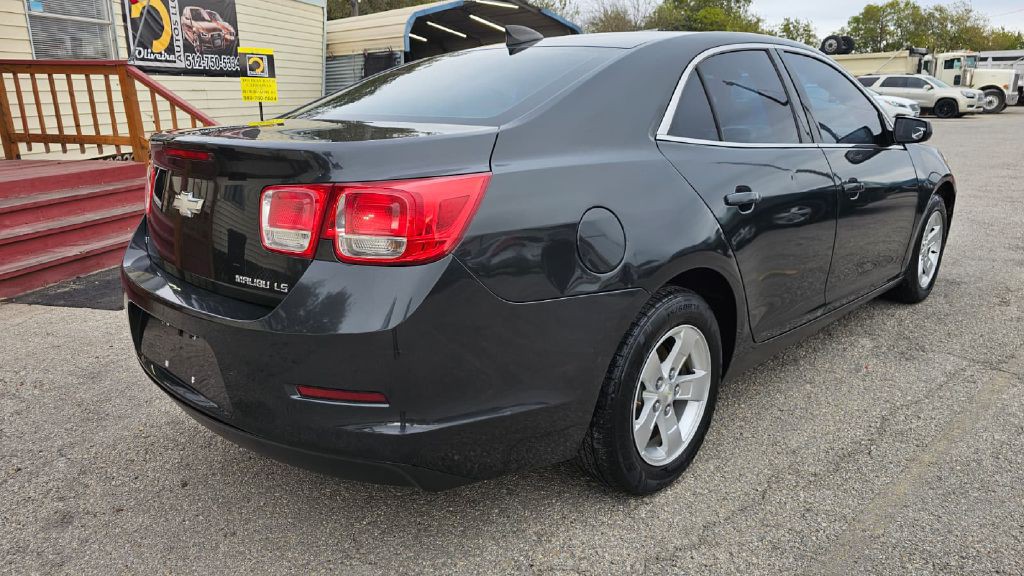 2015 Chevrolet Malibu Image 5