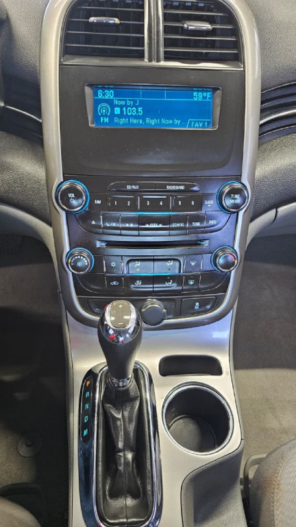 2015 Chevrolet Malibu Image 12