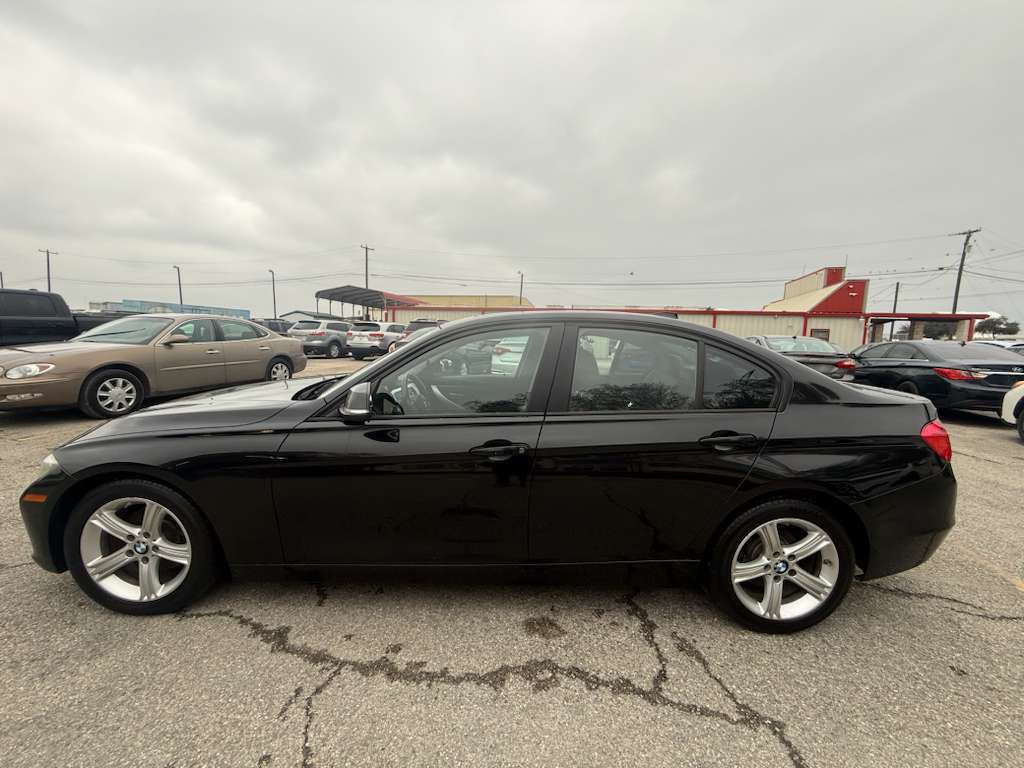 2012 BMW 3 Series Image 4