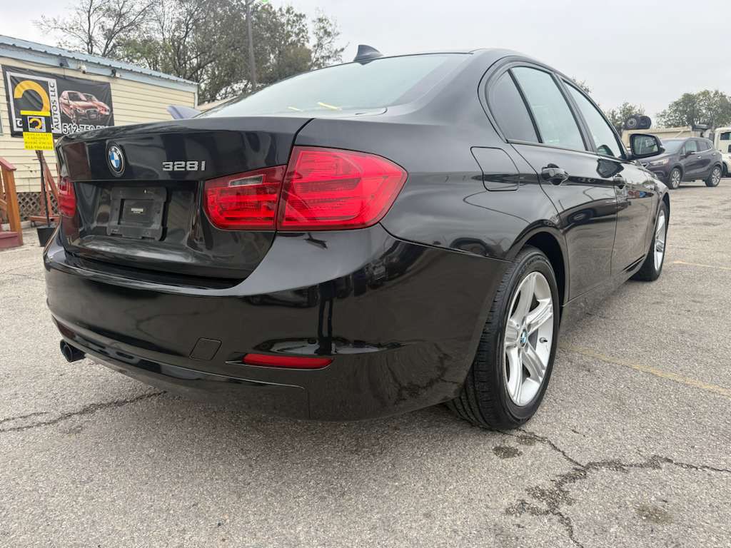 2012 BMW 3 Series Image 7