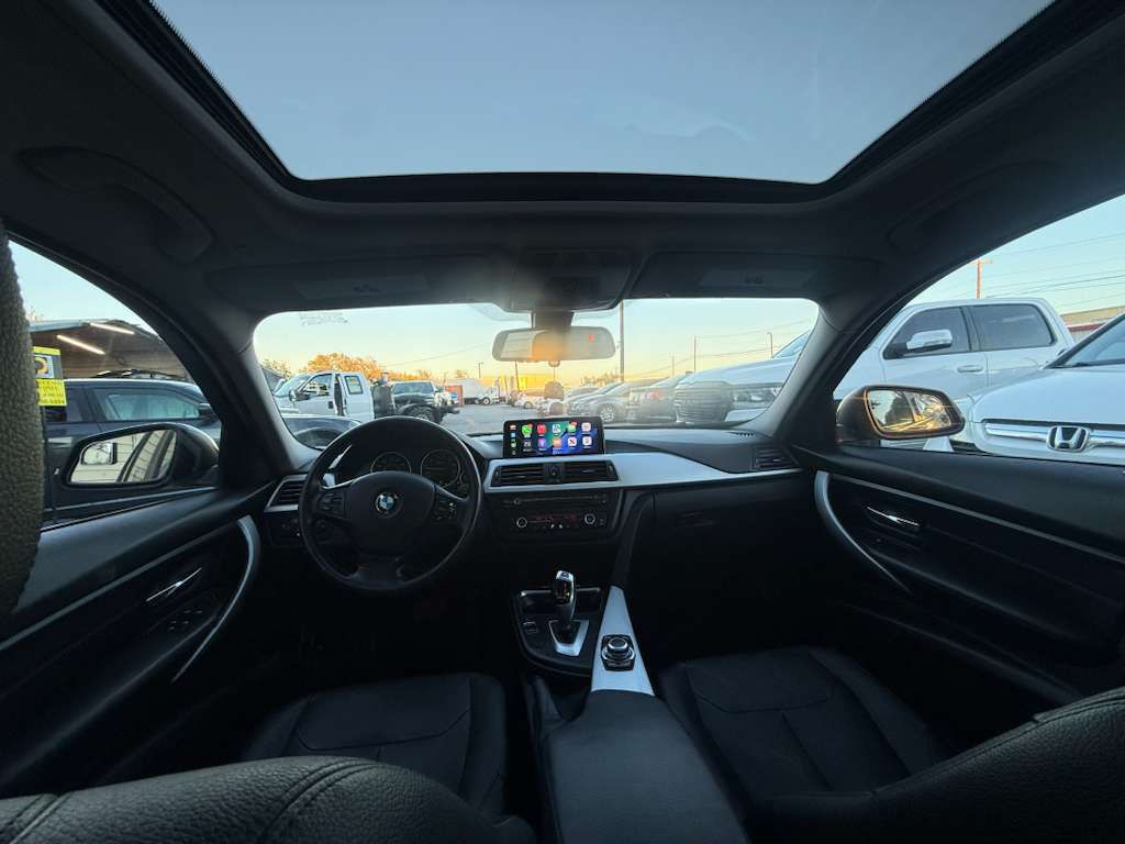 2012 BMW 3 Series Image 13