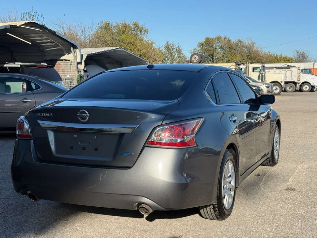 2014 Nissan Altima Image 8
