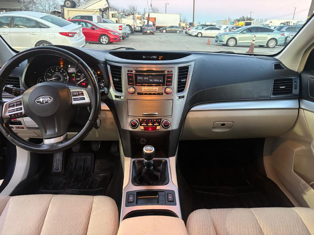 2012 Subaru Outback Image 7
